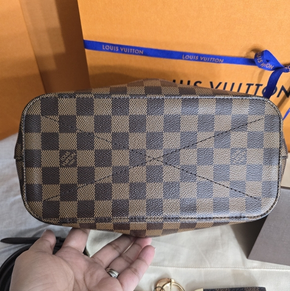 Louis Vuitton Damier Ebene Siena PM Bag - Picture 9 of 17